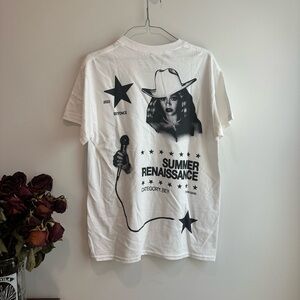 Beyoncé renaissance tour tee 2023 merch bundle graphic artist tee bundle